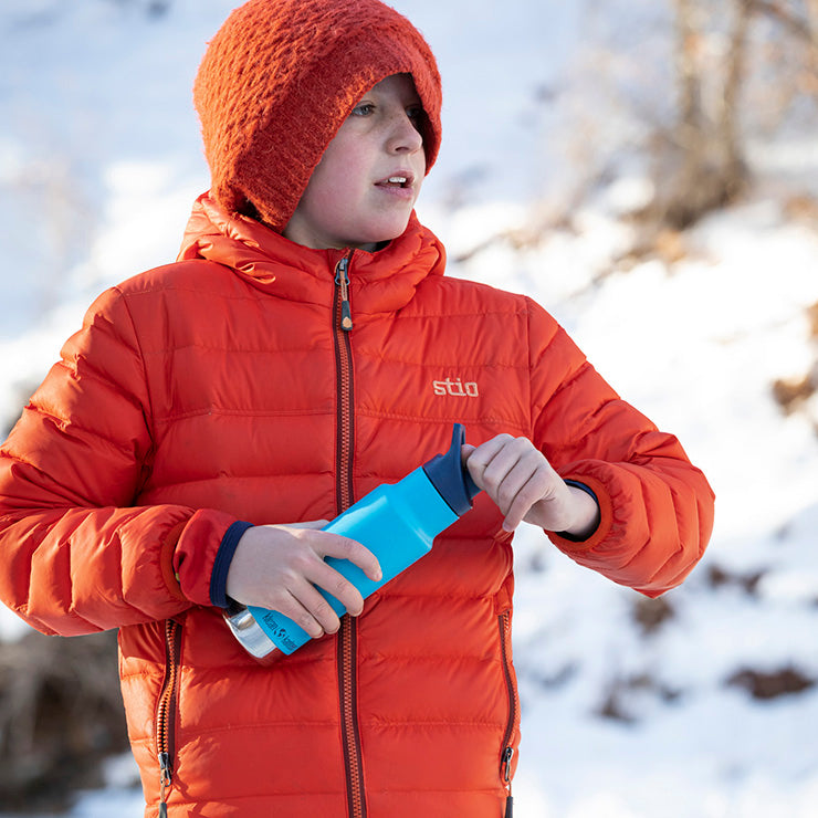 Kids Water Bottle with sport cap - boy opening